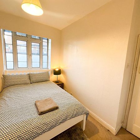 شقة 2 Bed Flat - Short Walk From Brent Cross Station هيندون المظهر الخارجي الصورة